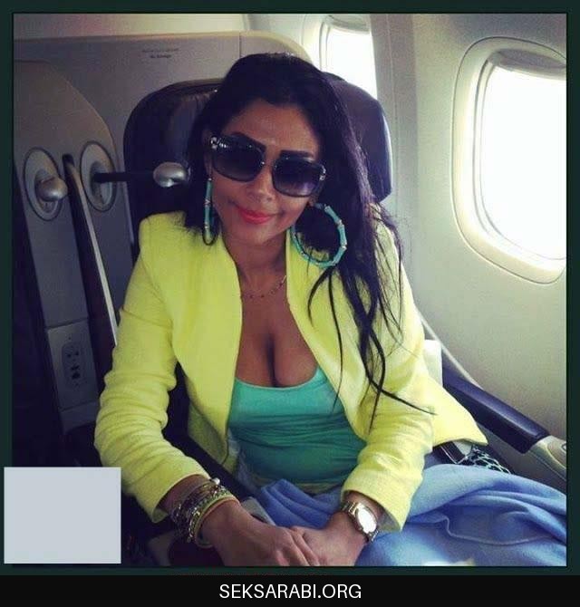سكس في الطائرة الفنانة احلى بزاز